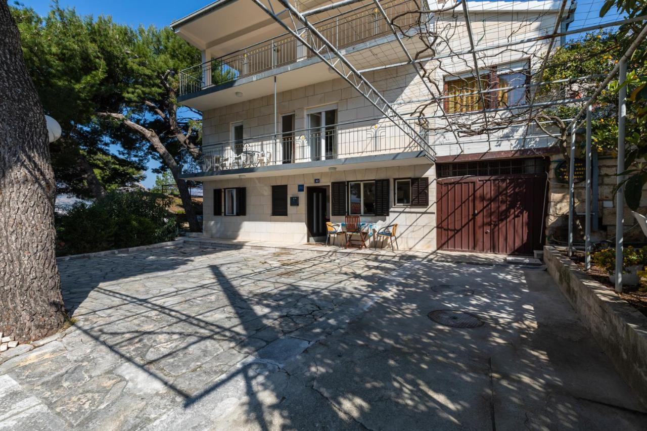 Urban Edge - Beach Apartments Omiš Exteriör bild