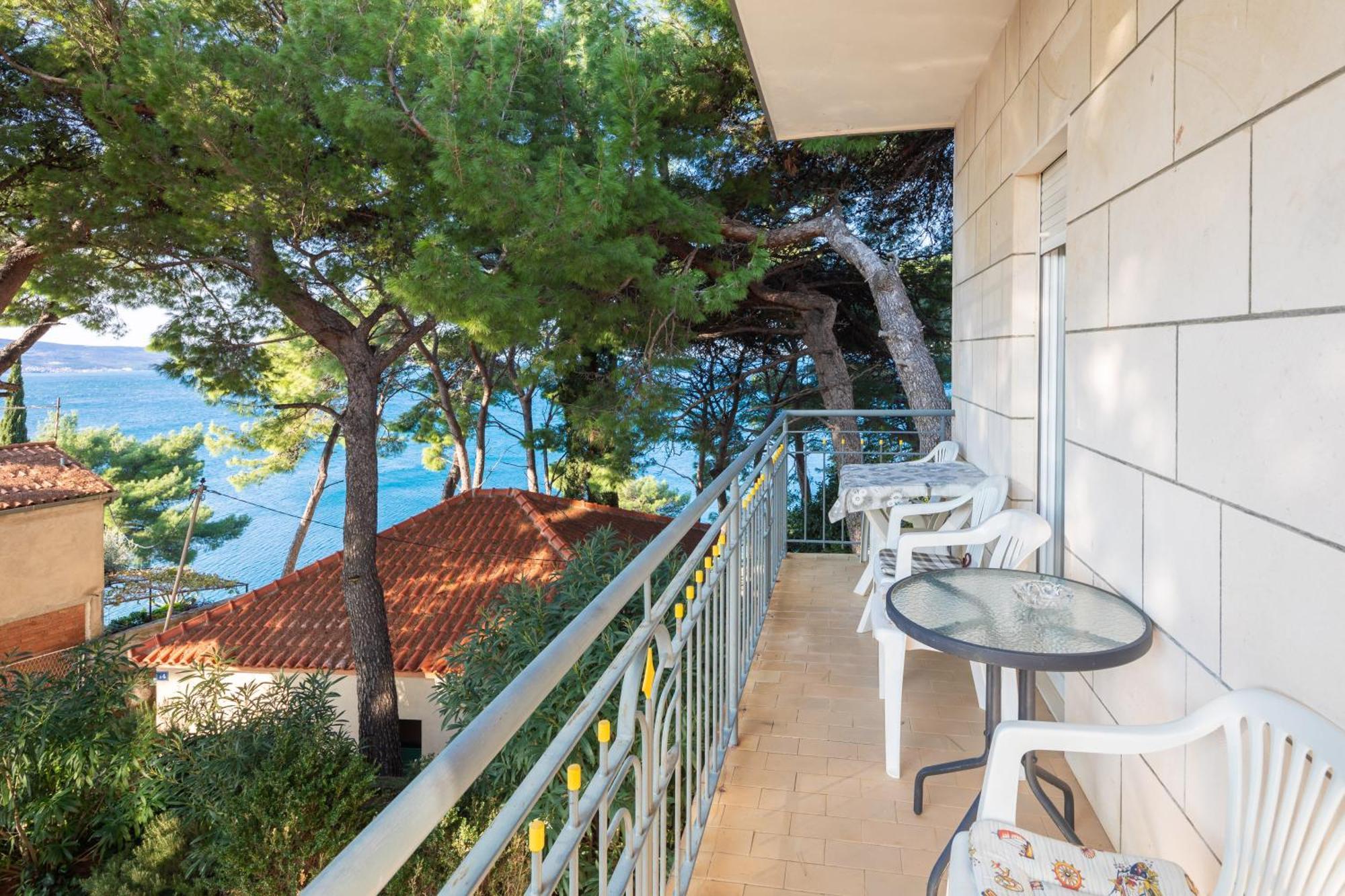 Urban Edge - Beach Apartments Omiš Exteriör bild