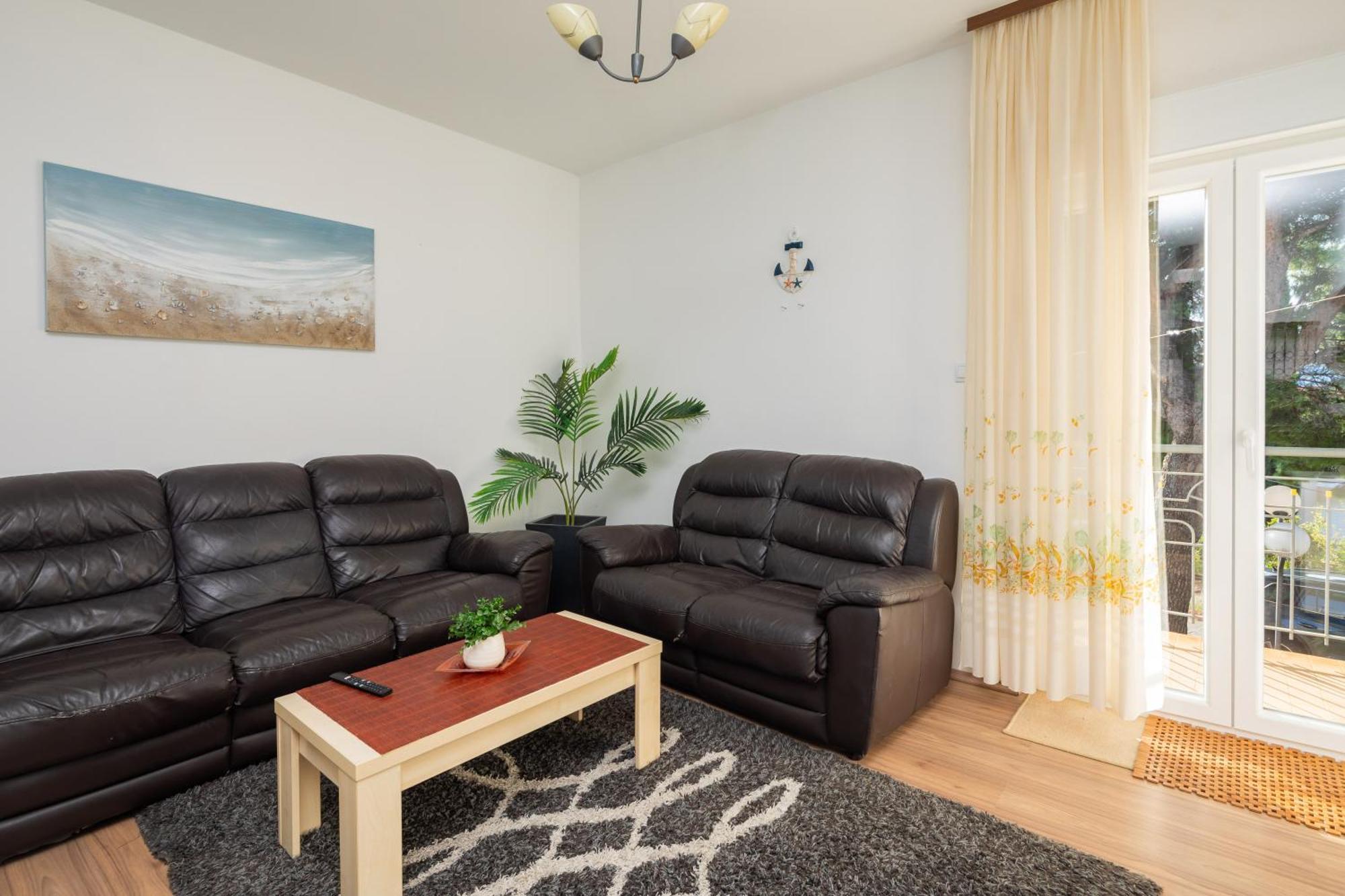Urban Edge - Beach Apartments Omiš Exteriör bild