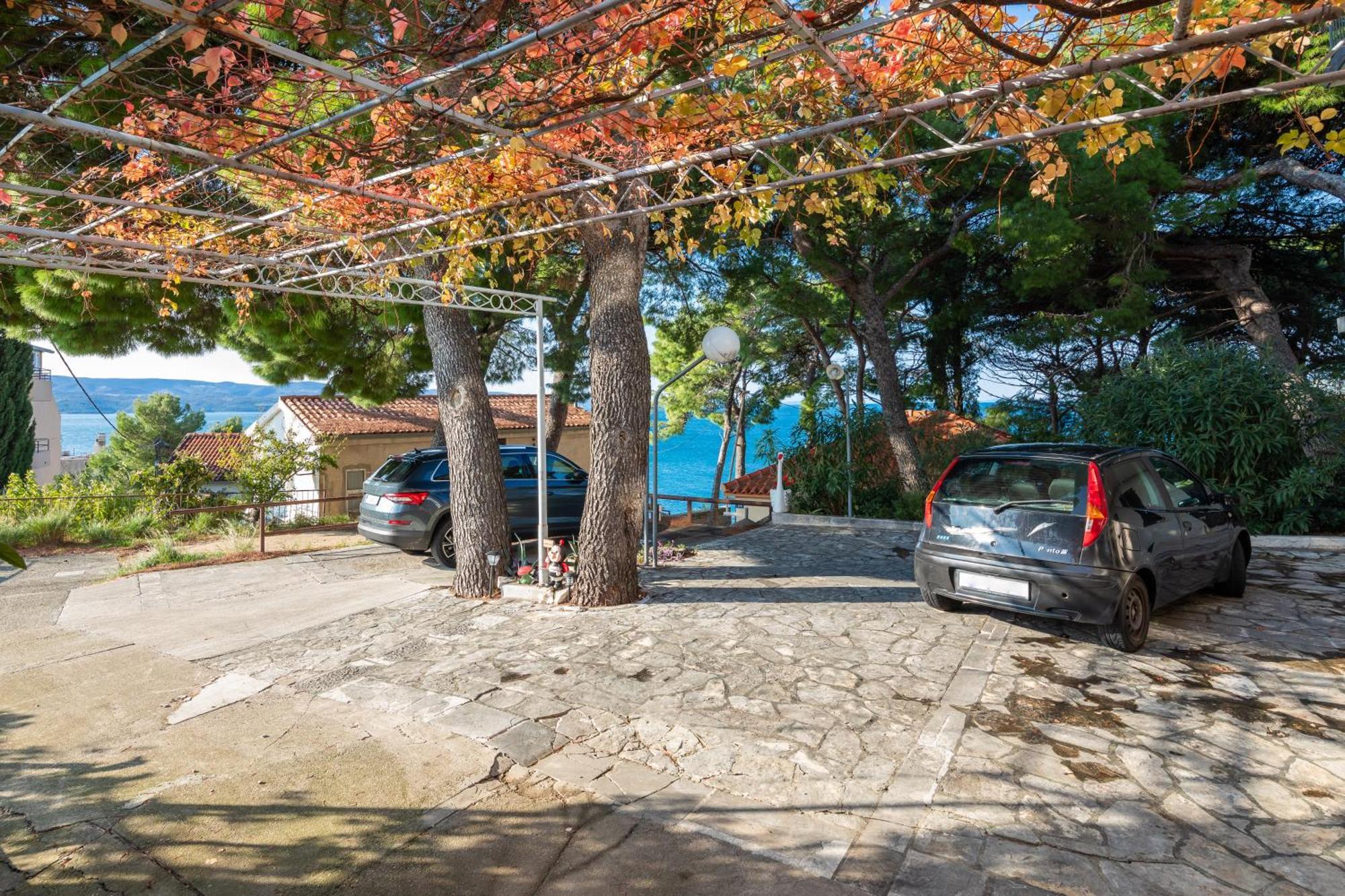 Urban Edge - Beach Apartments Omiš Exteriör bild