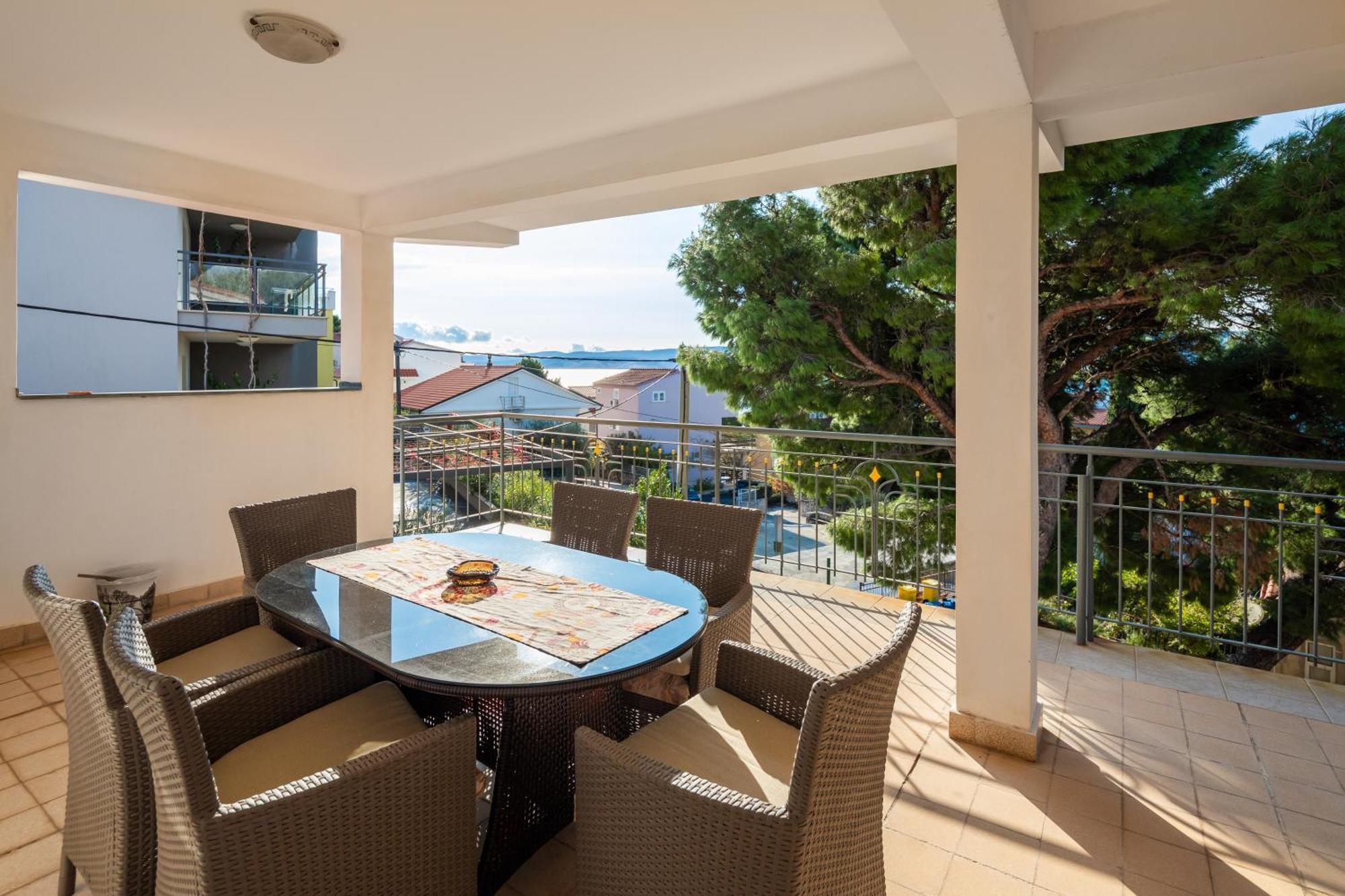 Urban Edge - Beach Apartments Omiš Exteriör bild